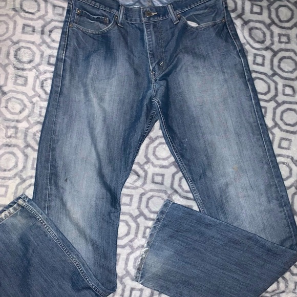 Men’s Levi Jeans - Picture 3 of 10